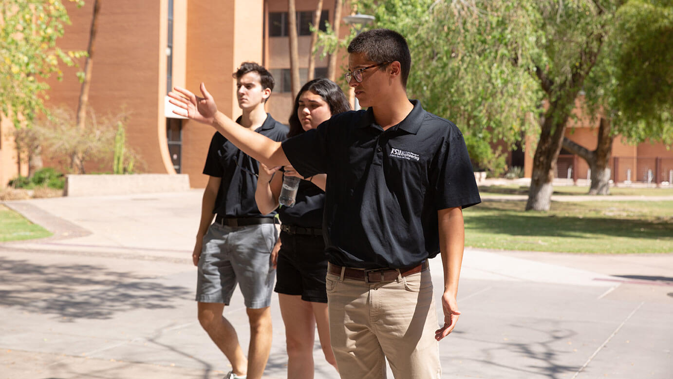 Fulton Ambassadors guide a tour around the ASU campus